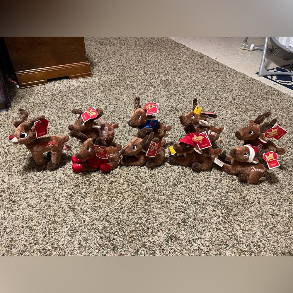 9 Reindeer Plushes